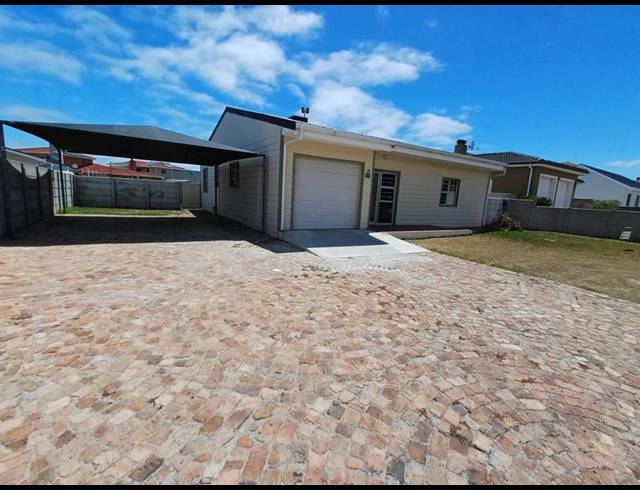 3 BEDROOM HOUSE FOR SALE IN PERLEMOENBAAI
